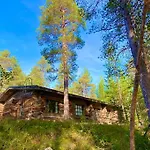 Arctic Ski-in Family - Lapland National Park, Slopes, Trails, Just Steps From Local Services, Yet Peaceful Пухатунтури