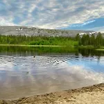 Arctic Ski-in Family - Lapland National Park, Slopes, Trails, Just Steps From Local Services, Yet Peaceful Пухатунтури