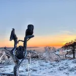 Апартаменты Arctic Ski-in Family - Lapland National Park, Slopes, Trails, Just Steps From Local Services, Yet Peaceful Пухатунтури