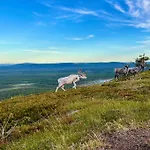 Arctic Ski-in Family - Lapland National Park, Slopes, Trails, Just Steps From Local Services, Yet Peaceful Апартаменты *