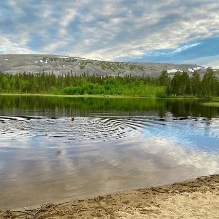 Arctic Ski-in Family - Lapland National Park, Slopes, Trails, Just Steps From Local Services, Yet Peaceful ピュハトゥントゥリ