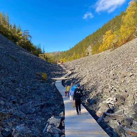 Arctic Ski-in Family - Lapland National Park, Slopes, Trails, Just Steps From Local Services, Yet Peaceful * ピュハトゥントゥリ